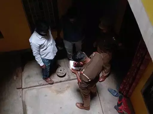 4 मर्डर: तीन बच्चों और महिला की हत्या, पुलिस और फॉरेंसिक टीम मौके पर